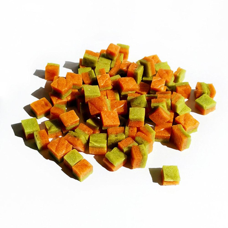 Ласощі "Селянські Смаколики" для собак,курячі кубики зі шпинатом , 1х1х1 см , 500г